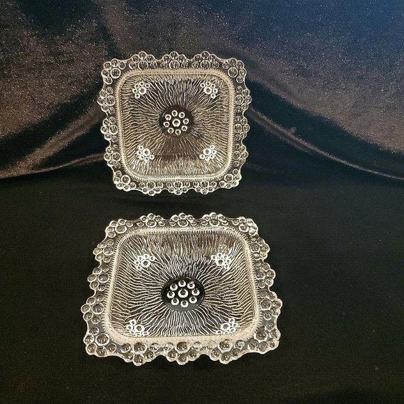 Two (2) Beautiful Vintage Clear Glass Trinket Dishes Coasters Unique Design 4x4 - Picture 3 of 7